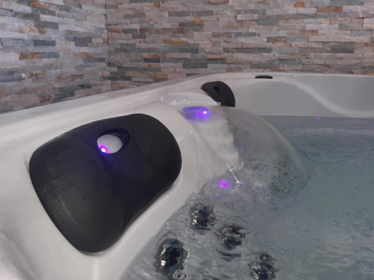 Adorelys Sejour Bien Etre - Spa Et Massage Saint-Cassien  エクステリア 写真